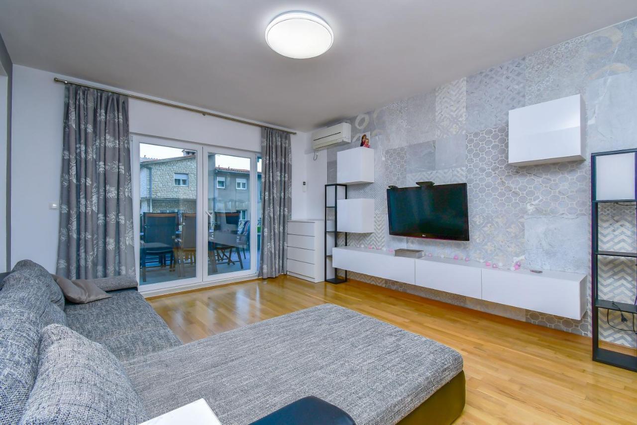 Apartment Ela Omis Ngoại thất bức ảnh