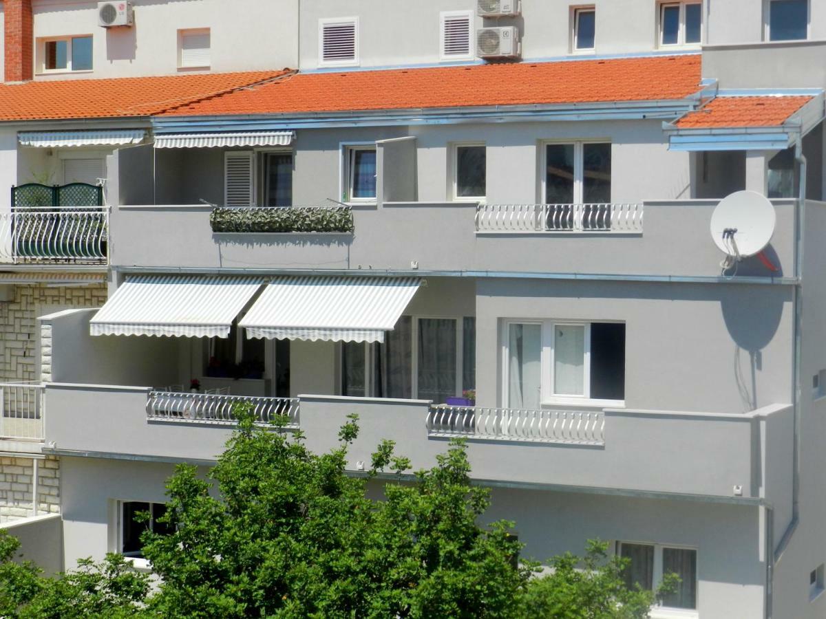 Apartment Ela Omis Ngoại thất bức ảnh
